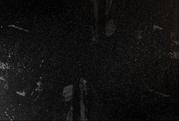 texture de poussière et superposition sur un fond sombre